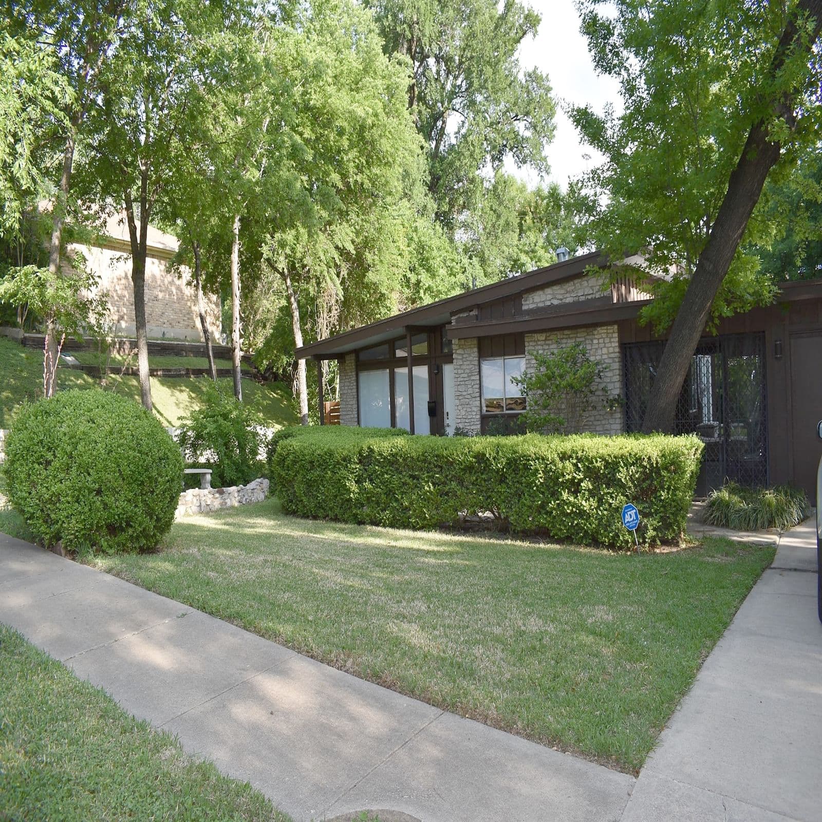 4709 Driskell Boulevard - Photo