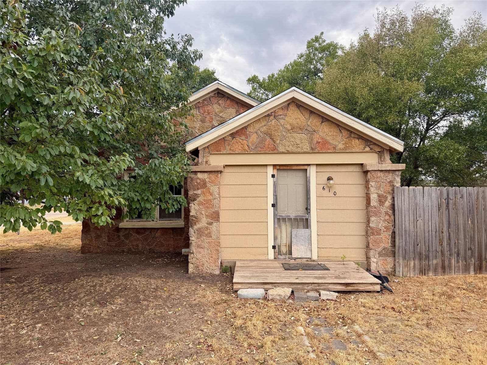 610 8th Street - Photo