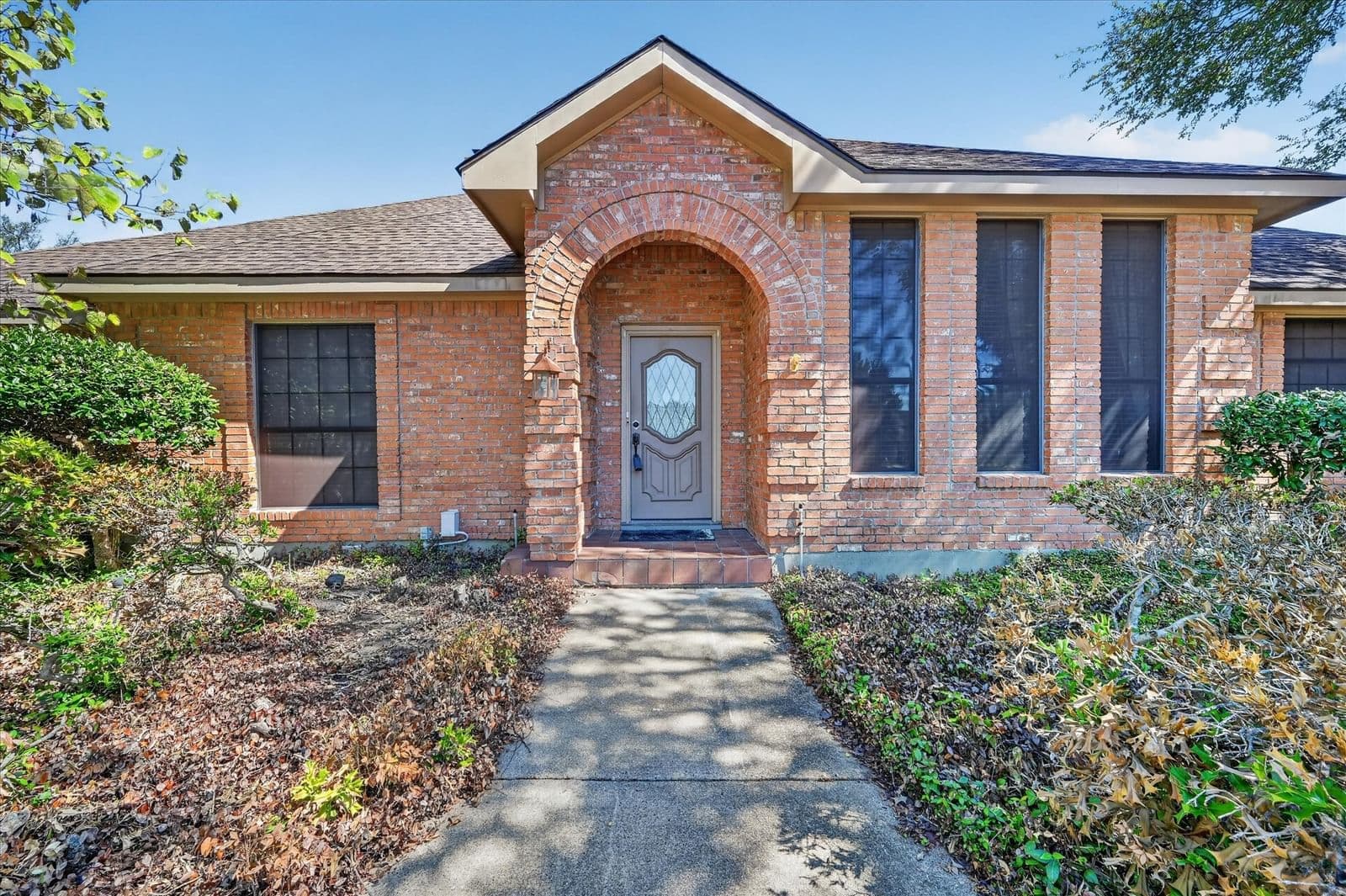 206 Harris Drive - Photo