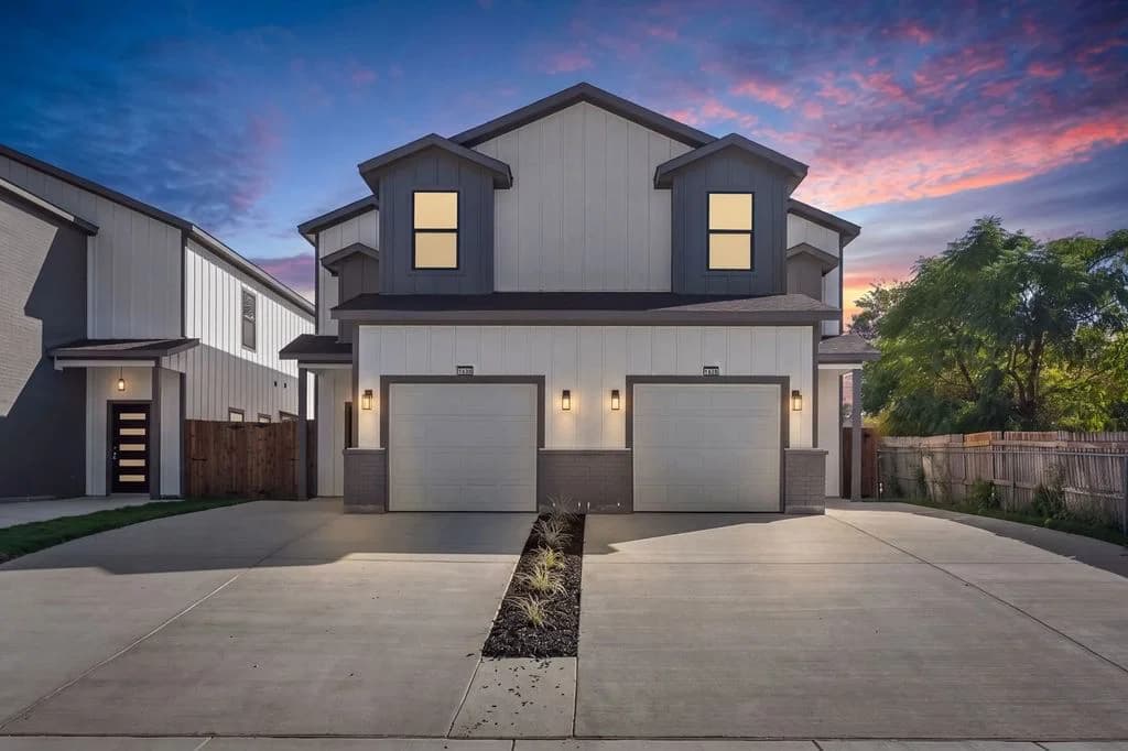 1628 & 1630 Bessie Street - Photo