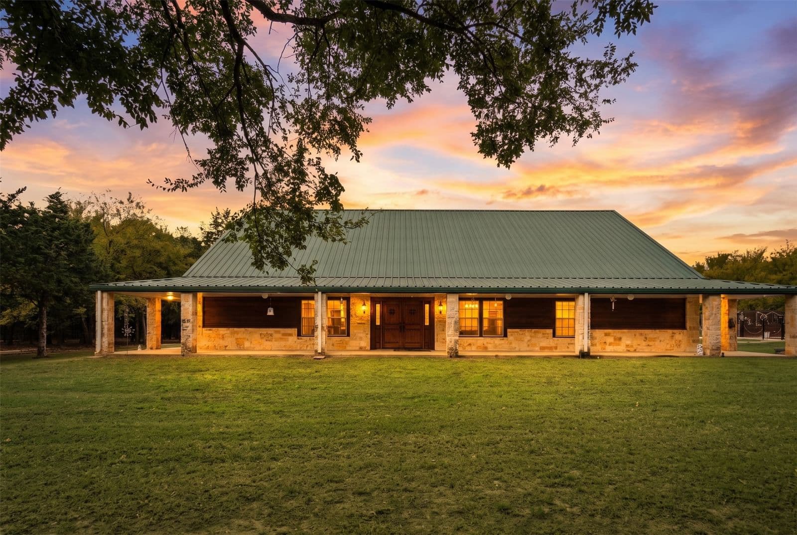 464 Oak Hill Road - Photo