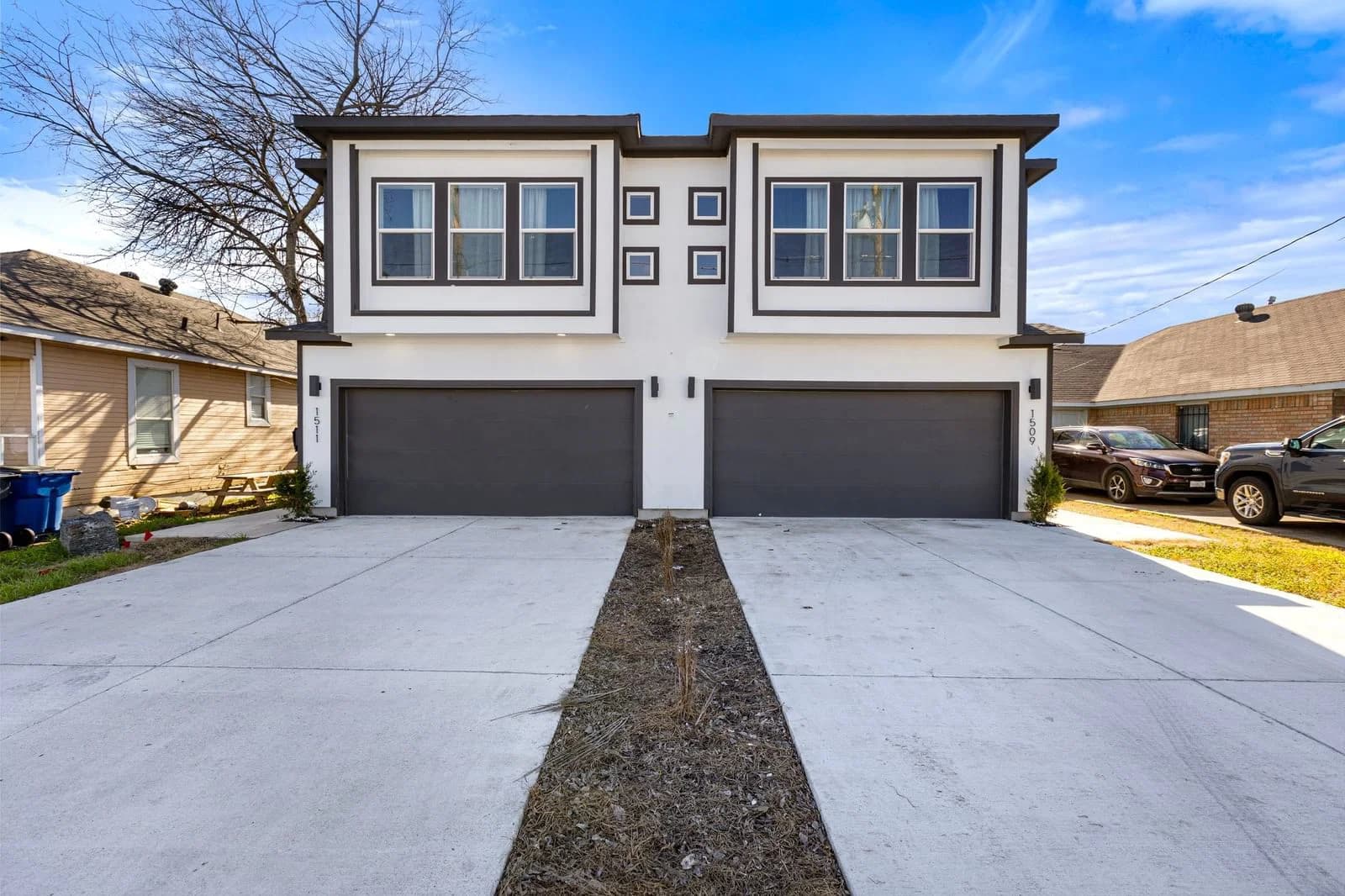 1509 / 1511 S Barry Avenue - Photo