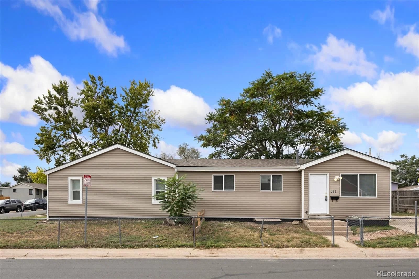 401 Raleigh Street - Photo