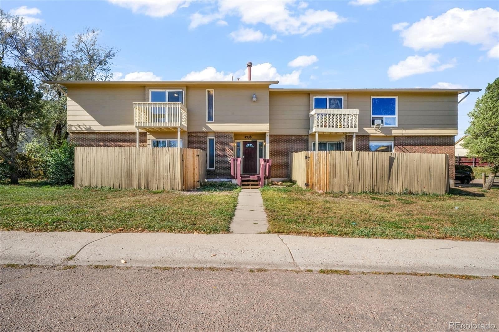 4250 Loomis Avenue - Photo