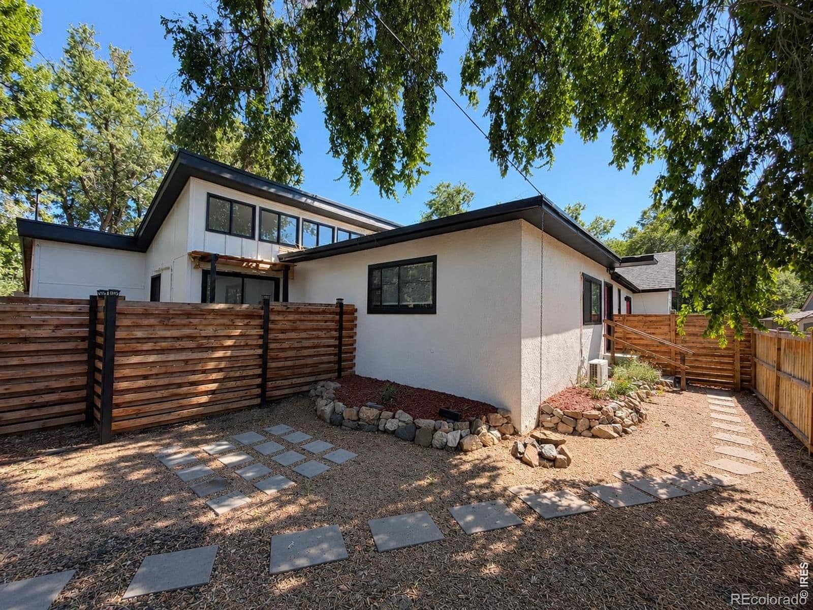 629 Stover Street - Photo