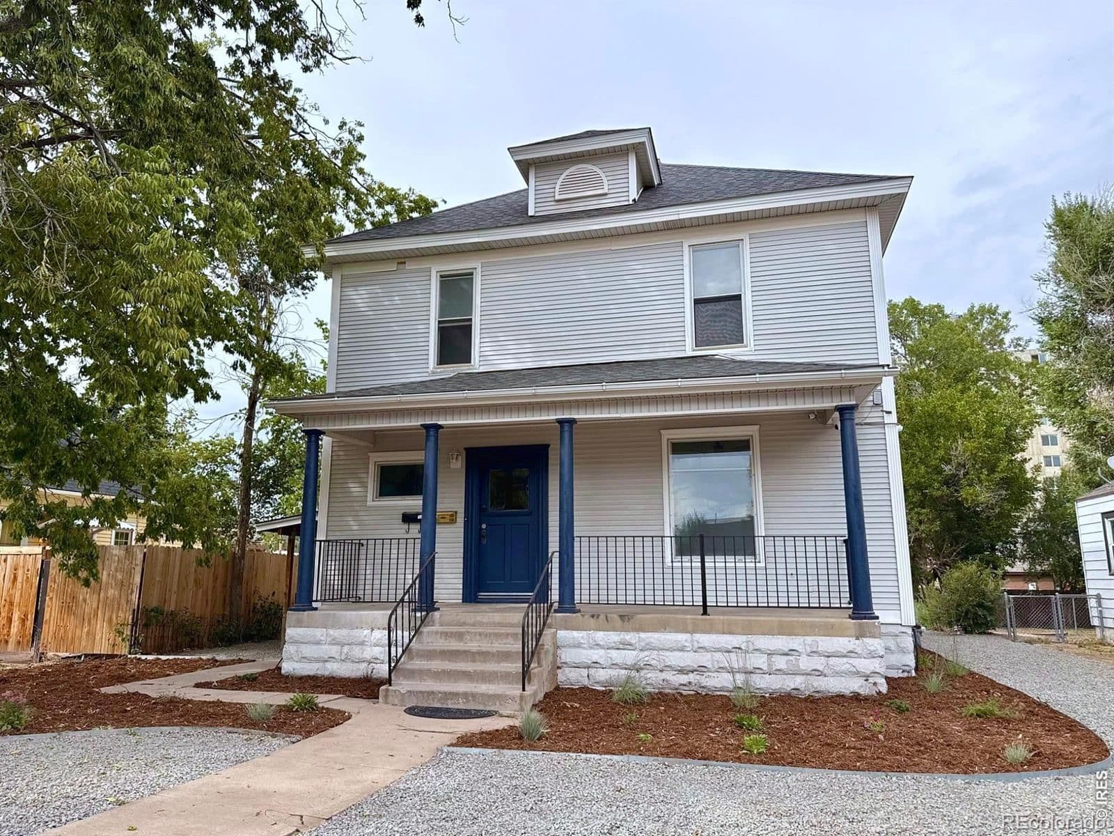 1015 14th Street - Photo