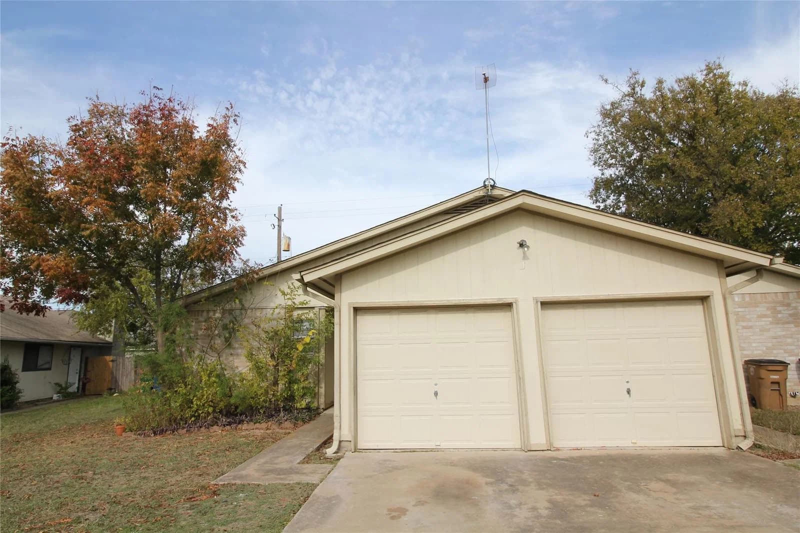 12818 Copper Cliff Ave - Photo