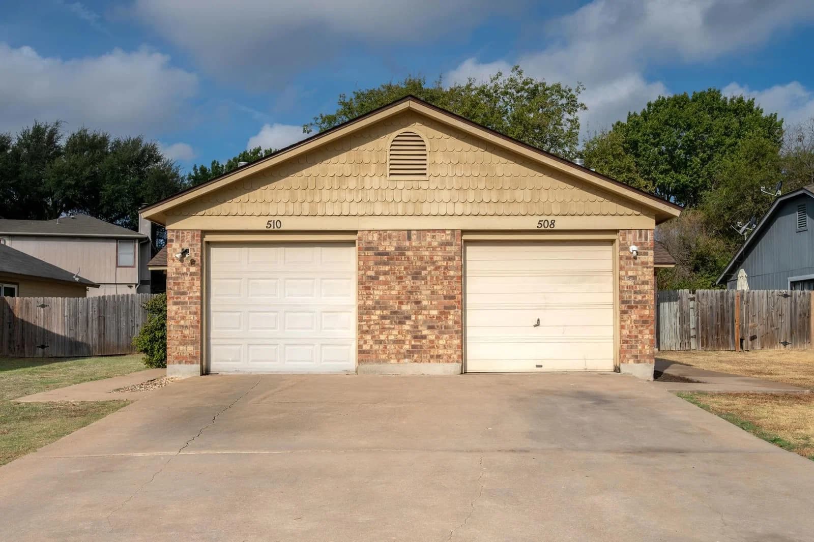 508/510 Greenlawn Blvd - Photo