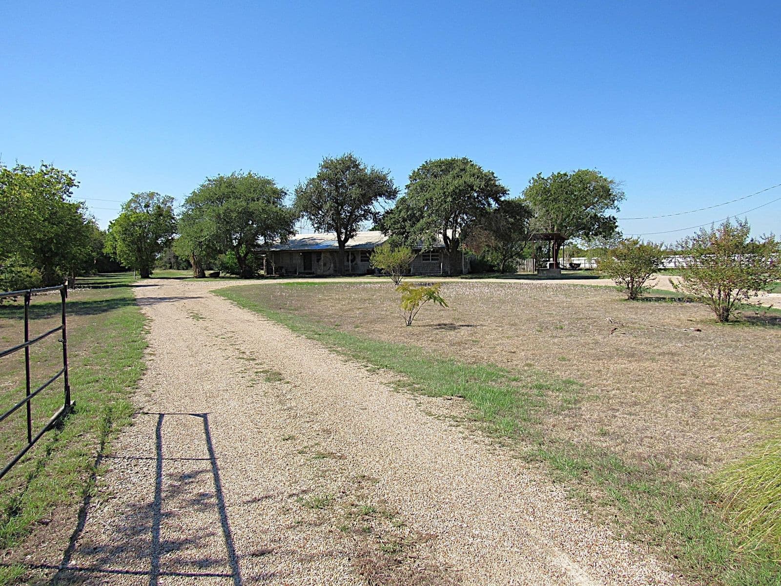 14289 FM 439 - Photo