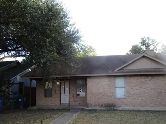 2001 E Stassney Ln - Photo